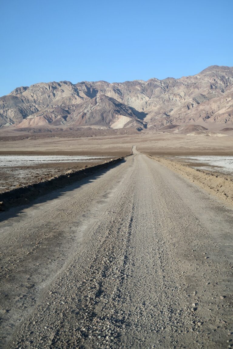 Schotterstraße im Death Valley